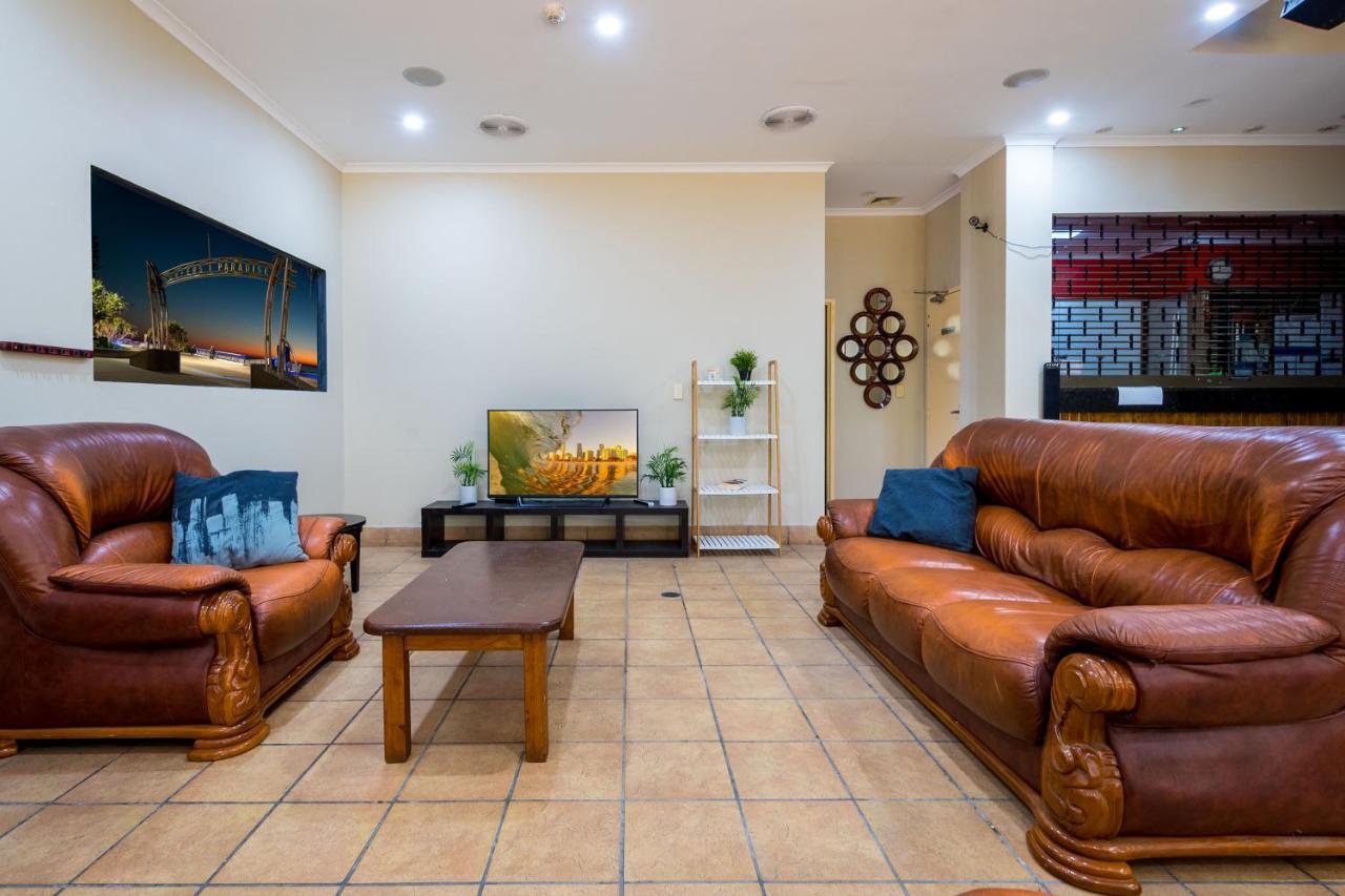 Gold Coast Hostel Экстерьер фото